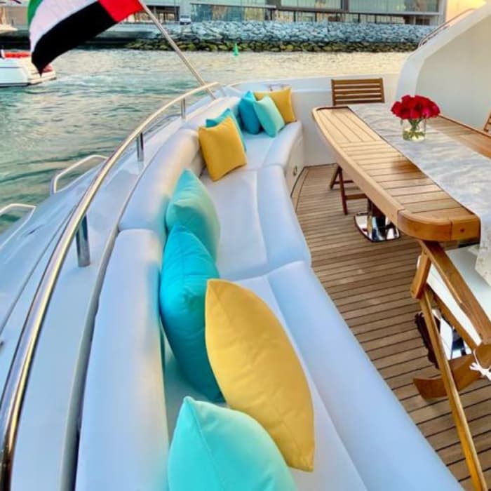 The highlight of your summer: 4h escape in Dubai aboard a motor yacht