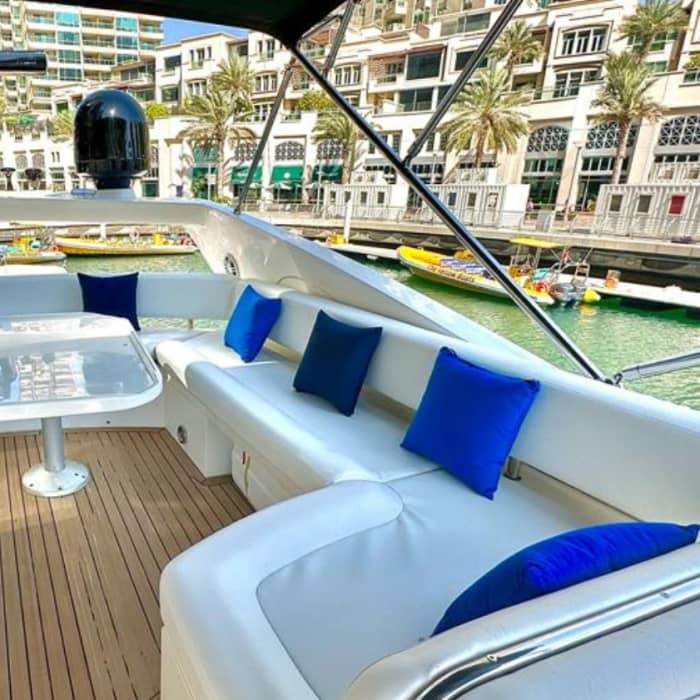 The highlight of your summer: 4h escape in Dubai aboard a motor yacht