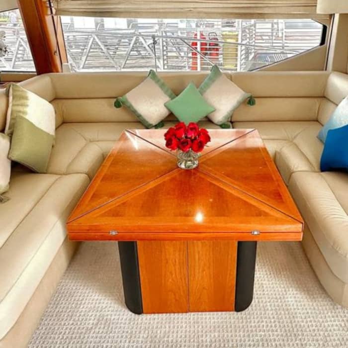 The highlight of your summer: 4h escape in Dubai aboard a motor yacht