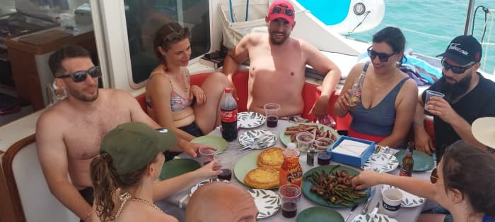 9 uur zeilen langs de kust van Peniscola
