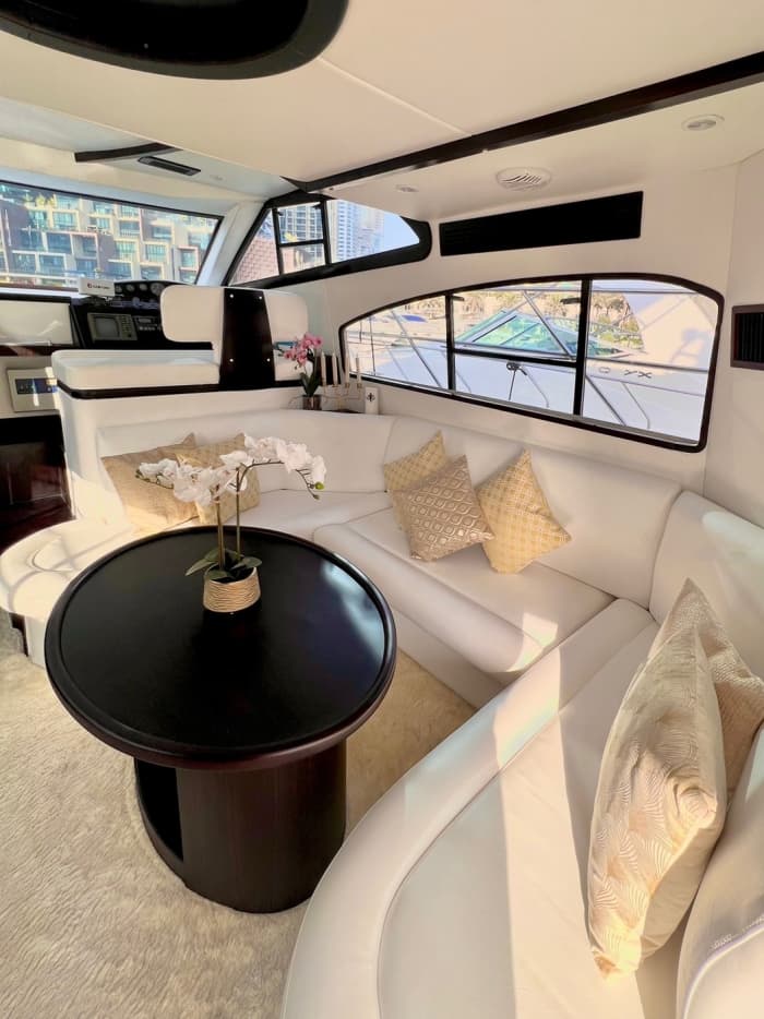 Der Höhepunkt Ihres Sommers: 4-stündiger Ausflug in die Dubai Marina an Bord einer Motoryacht