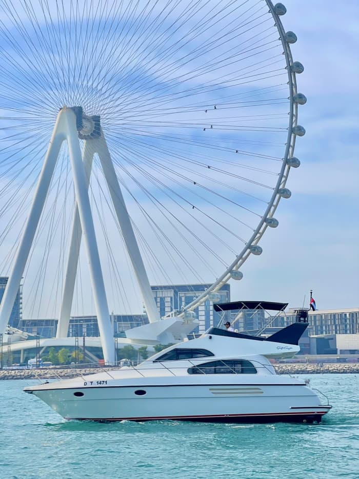 Der Höhepunkt Ihres Sommers: 4-stündiger Ausflug in die Dubai Marina an Bord einer Motoryacht