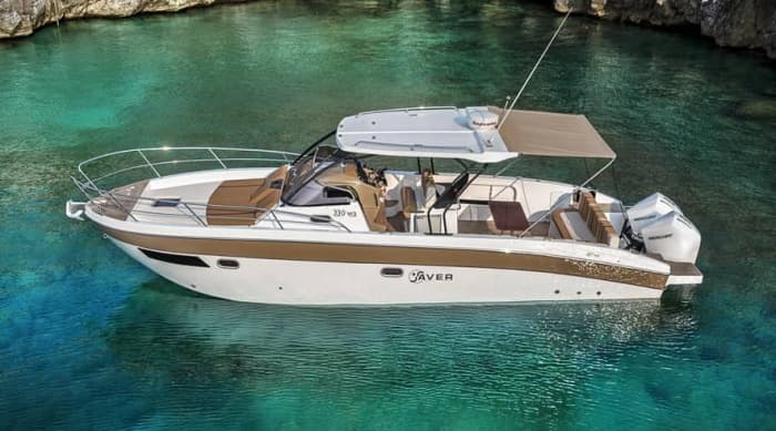 Détendez-vous sur un bateau à moteur à Castro Marina pendant 4 heures