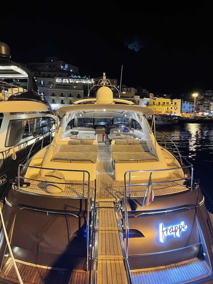 L'Heure Dorée à l'Argentario : Apéritif ou dîner exclusif sous les étoiles sur un yacht privé