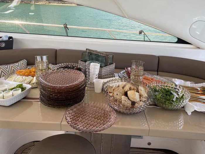L'Heure Dorée à l'Argentario : Apéritif ou dîner exclusif sous les étoiles sur un yacht privé