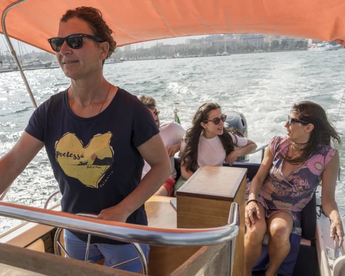 Half-day or full-day motorboat excursion to La Spezia. Stories and legends of the Gulf. Customizable tour.