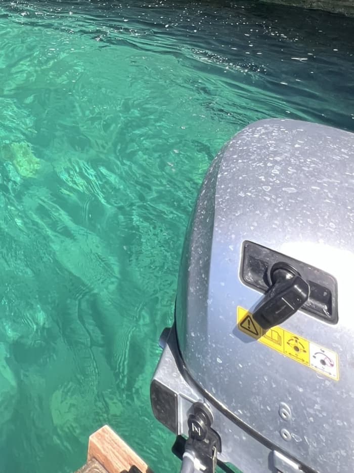 Erkunden Sie Budva mit dem Boot: Ein ganzer Tag auf dem Wasser an Bord eines Motorboots