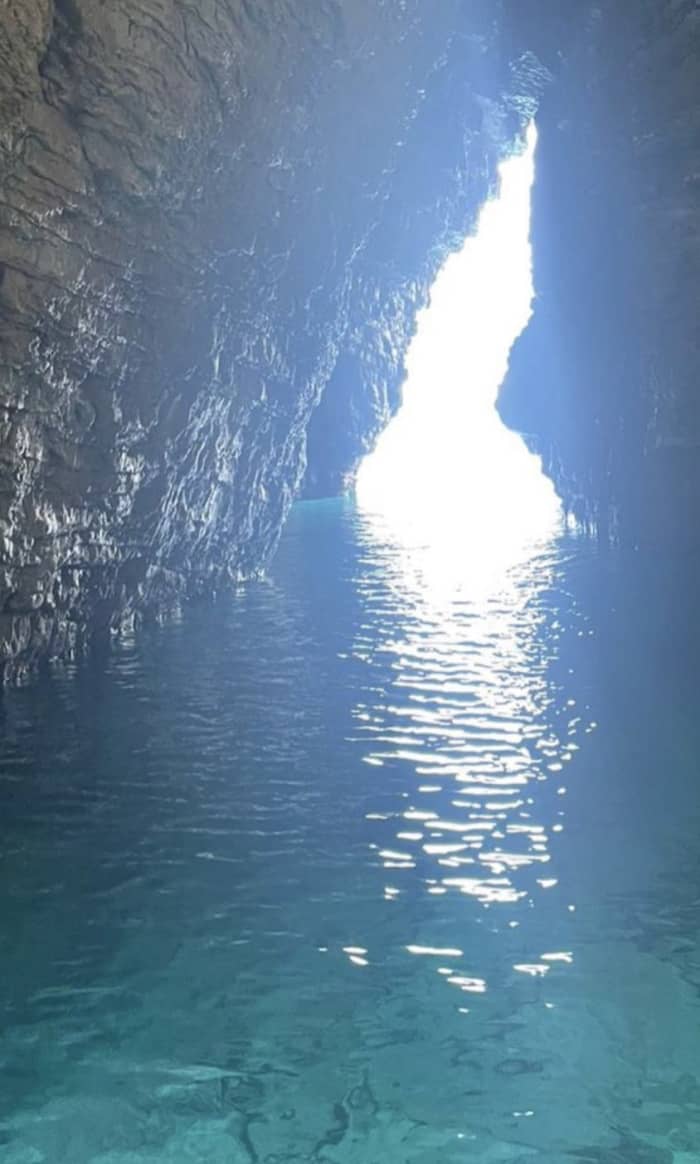 Erkunden Sie Budva mit dem Boot: Ein ganzer Tag auf dem Wasser an Bord eines Motorboots
