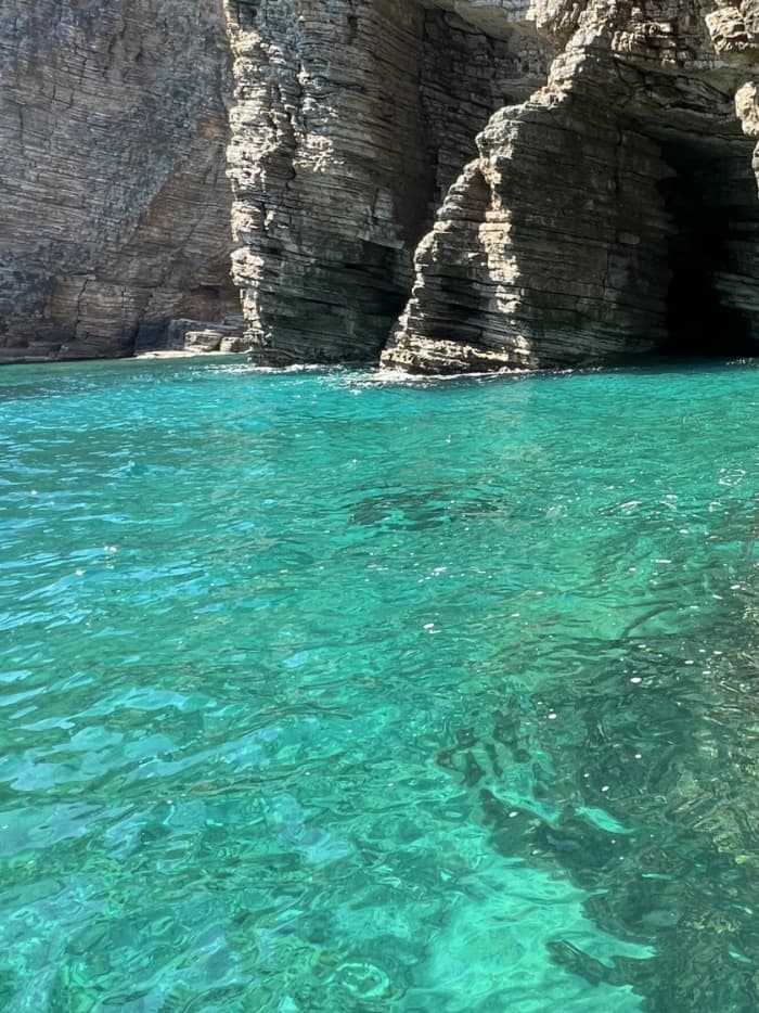 Erkunden Sie Budva mit dem Boot: Ein ganzer Tag auf dem Wasser an Bord eines Motorboots