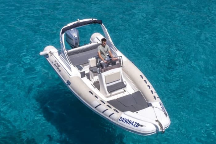 Excursión de isla en isla desde Zadar: Bahías Azules, Kali, Ošljak e islote de Galevac
