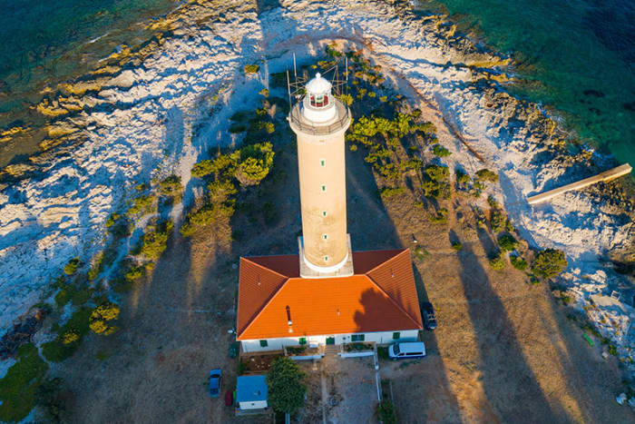 Excursión de isla en isla desde Zadar: Bahías Azules, Kali, Ošljak e islote de Galevac