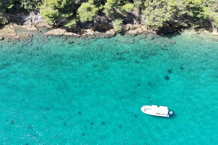 Excursión de isla en isla desde Zadar: Bahías Azules, Kali, Ošljak e islote de Galevac