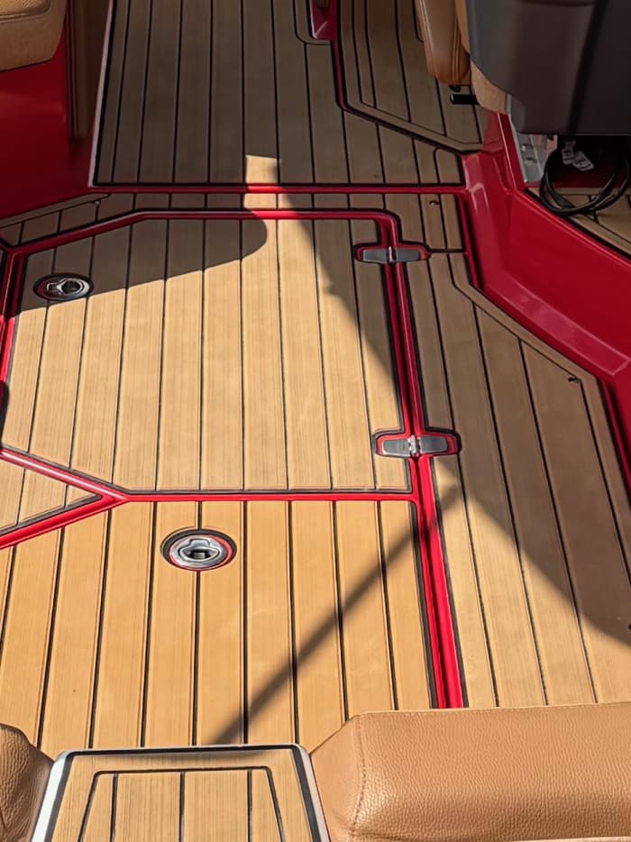 Motorboot huren met schipper per uur in Genève