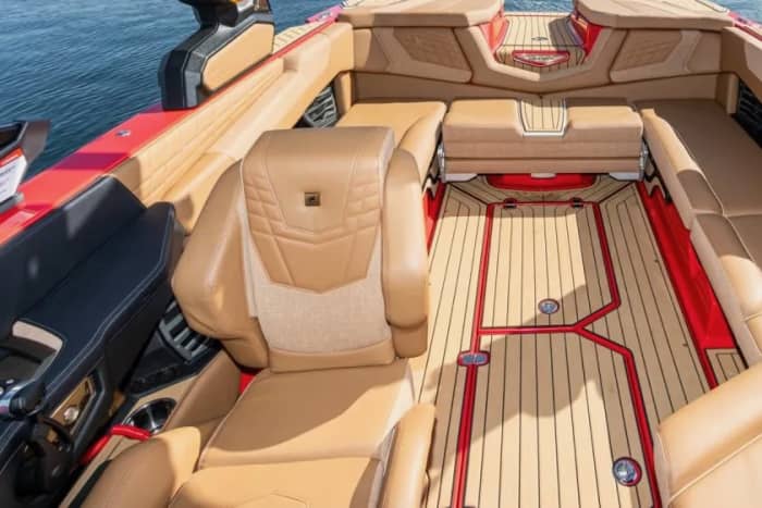 Motorboot huren met schipper per uur in Genève