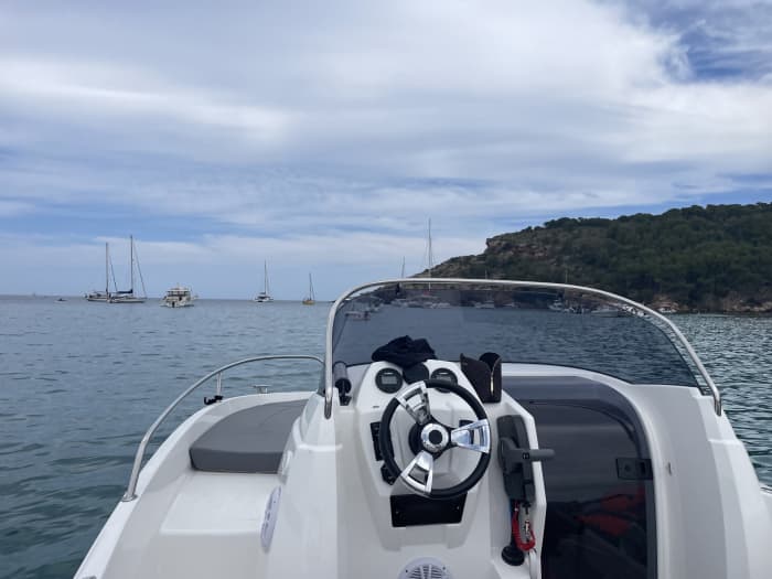 8 Stunden Sonne und türkisfarbenes Wasser rund um Ciutadella de Menorca
