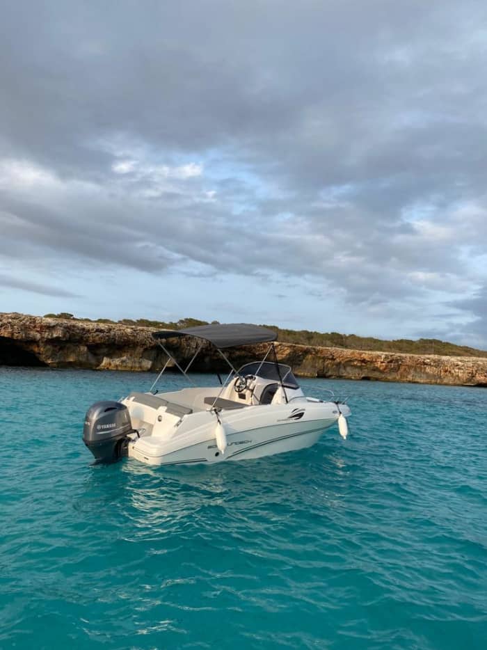 8 Stunden Sonne und türkisfarbenes Wasser rund um Ciutadella de Menorca