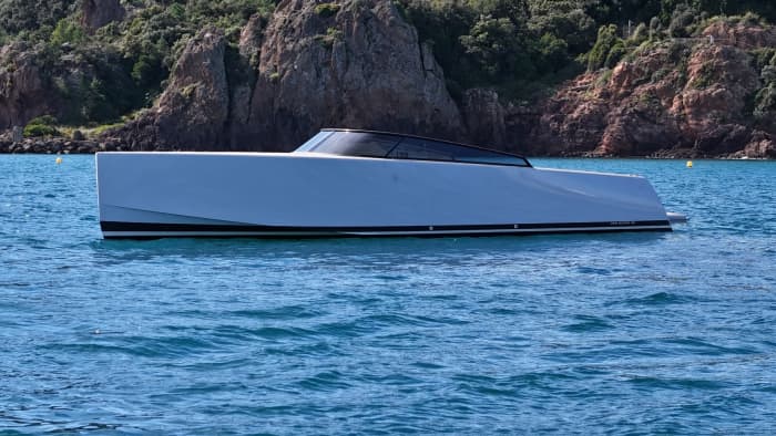 Prestige Cruise from Cannes to Monaco – Nice, Villefranche & Cap Ferrat aboard a VanDutch 40