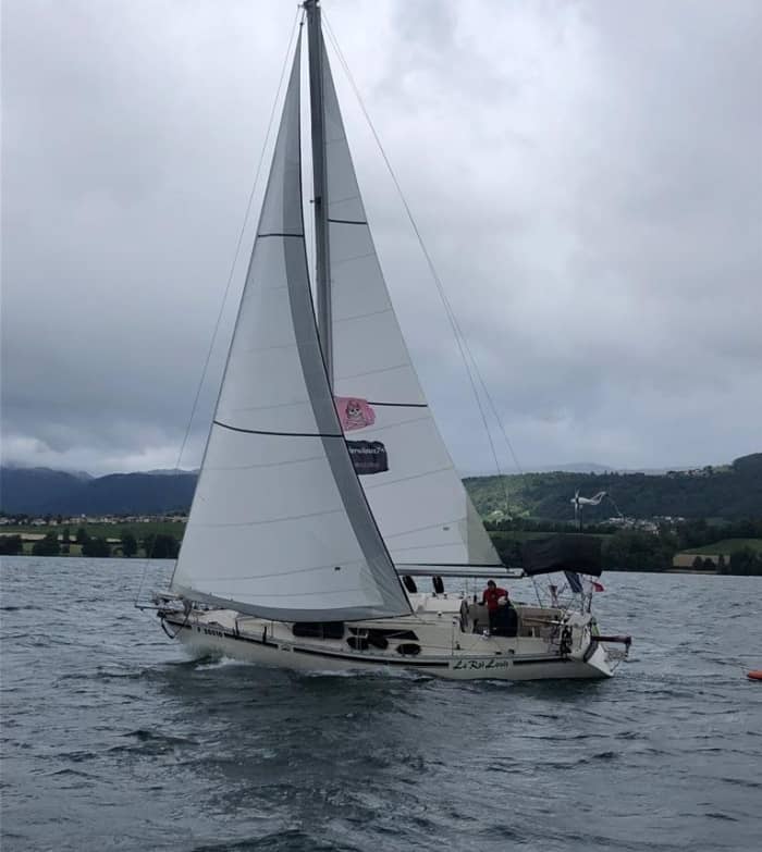 Full-day sailing trip in Évian-les-Bains on a sailboat