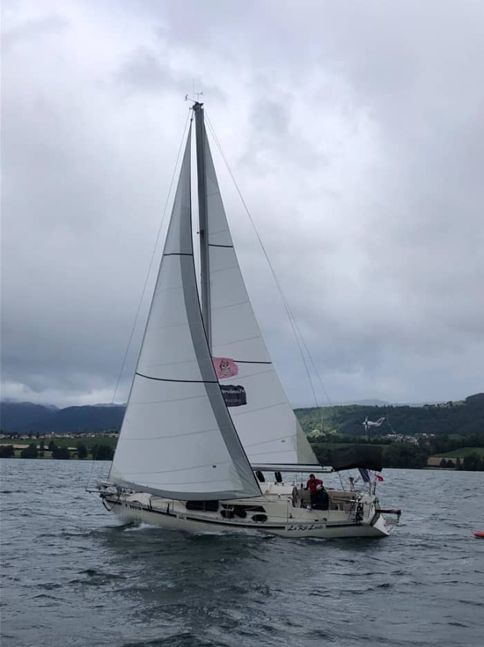 Full-day sailing trip in Évian-les-Bains on a sailboat