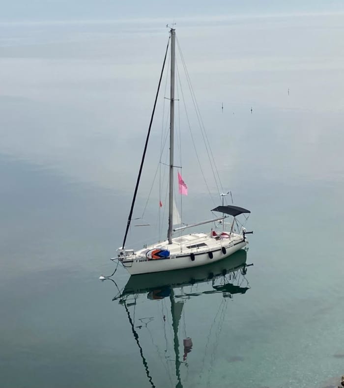 Full-day sailing trip in Évian-les-Bains on a sailboat
