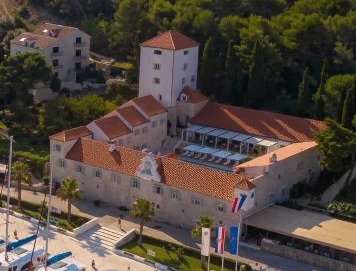 South side Brač and North side Hvar