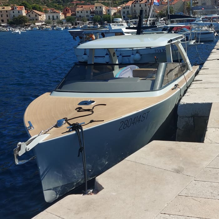 South side Brač and North side Hvar