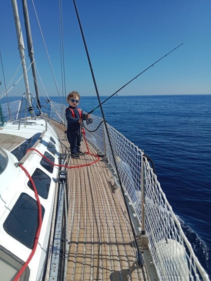 Discover Hyères on a full-day sailboat trip