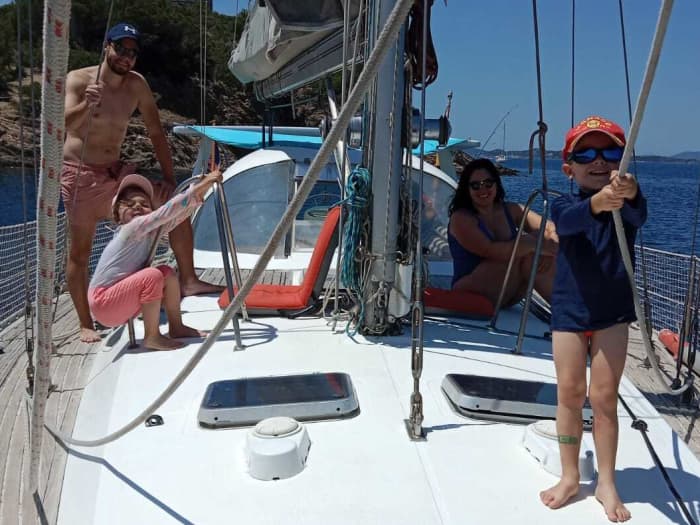 Discover Hyères on a full-day sailboat trip