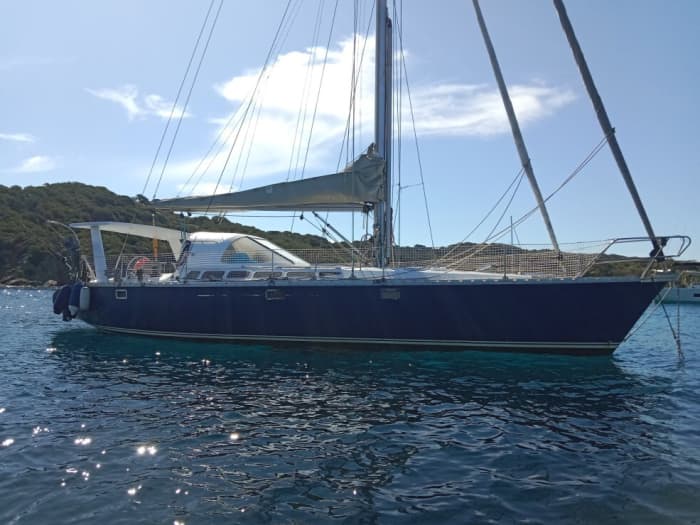 Discover Hyères on a full-day sailboat trip