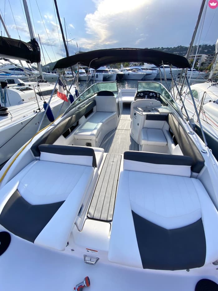 Prywatny rejs na Wyspy Leryńskie i Cap d'Antibes