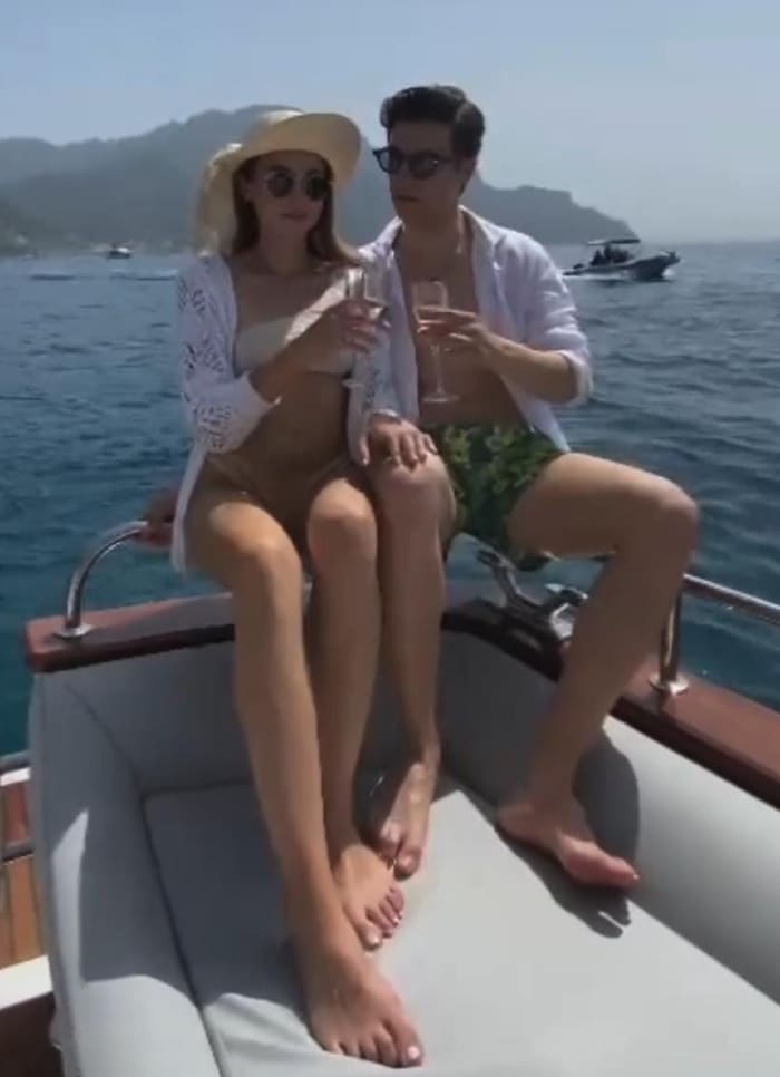 Heiratsantrag bei Sonnenuntergang in Amalfi: Eine romantische Kreuzfahrt ab Maiori