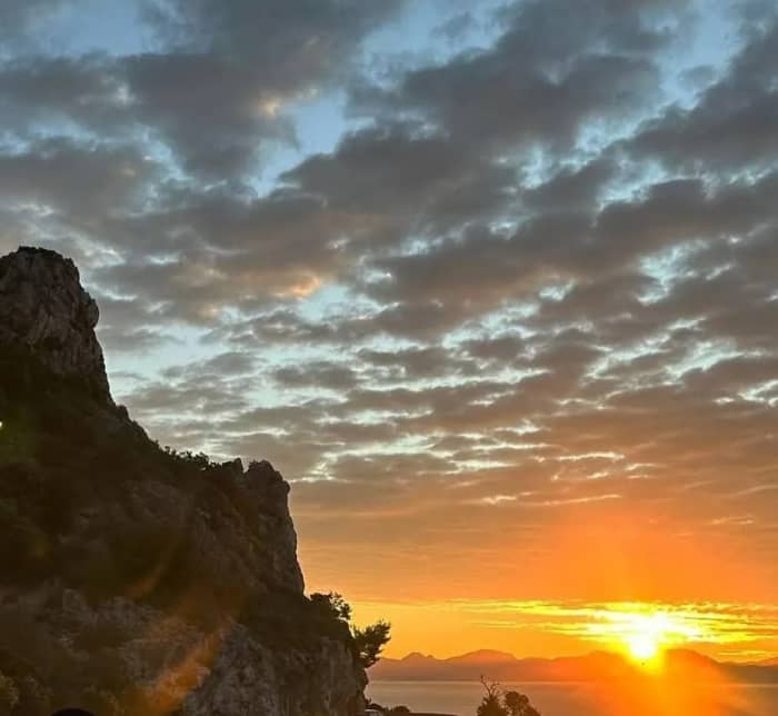 Heiratsantrag bei Sonnenuntergang in Amalfi: Eine romantische Kreuzfahrt ab Maiori