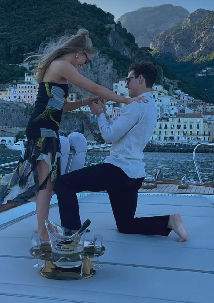 Heiratsantrag bei Sonnenuntergang in Amalfi: Eine romantische Kreuzfahrt ab Maiori