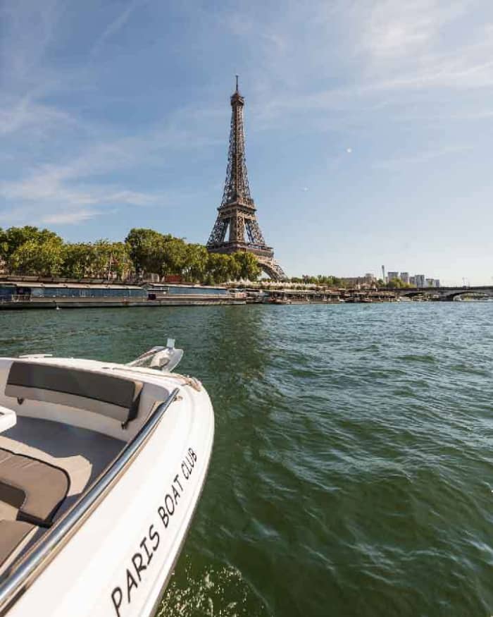 Explore Paris in a half-day: Rent a motorboat for 4h
