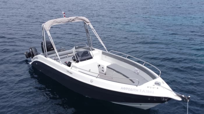 Private boat trip around Athens on a motorboat