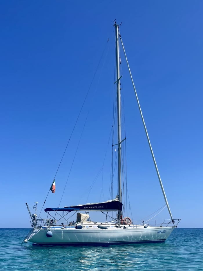 Ray of Sunshine: your perfect moment between the Sky and the Sea!