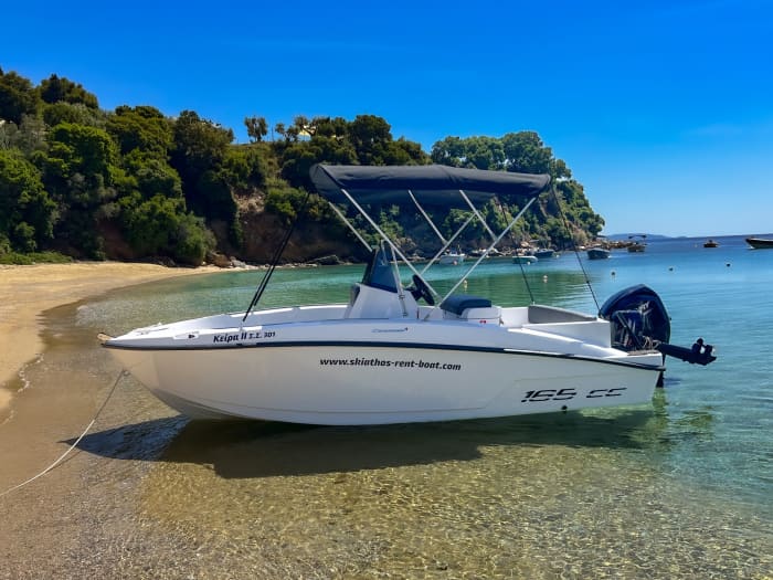 White, blue, and divine: A full day on a motorboat
