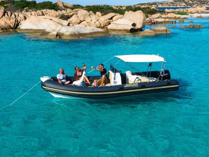 Discover the Maddalena Archipelago: rent a dinghy with a skipper for a full day exploring the magical coves of northeastern Sardinia.