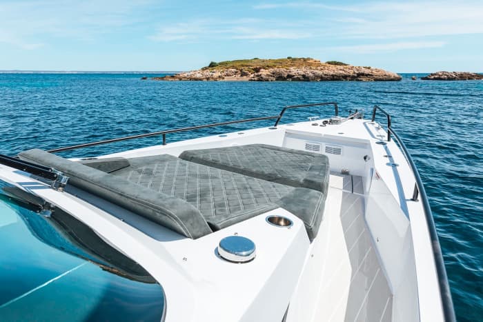 Your own Greek Odyssey: A 7h voyage on a motorboat