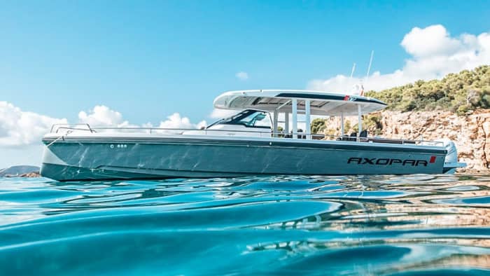 Your own Greek Odyssey: A 7h voyage on a motorboat
