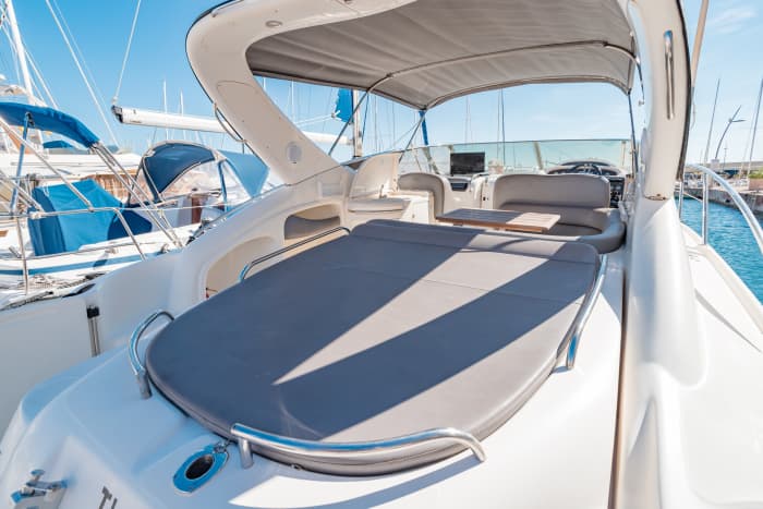 Discover Bandol: A full day of sun on a motorboat