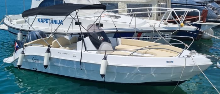 Discover Makarska: A full day of sun on a motorboat