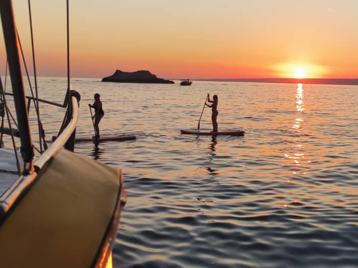 Sunset sailing in the Frioul Calanques