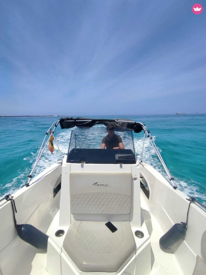 Discover Ibiza & Formentera in Comfort: Full-Day Cruise