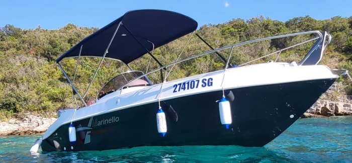 Escapade à Stari Grad : 3 heures de détente en bateau à moteur