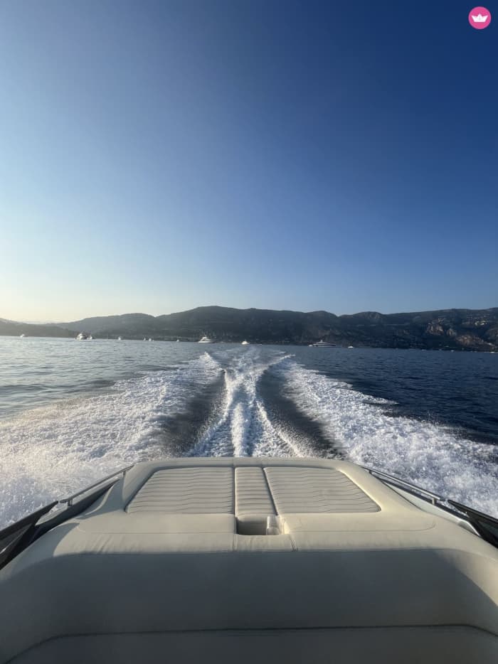 Enjoy an all-inclusive day on the French Riviera with your skipper.