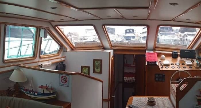 Mer, amour et soleil : une journée riche en émotions à bord d'un bateau à moteur