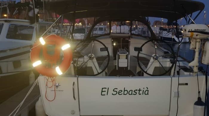 Esperienza di navigazione di un'intera giornata su una barca a vela a Mataró