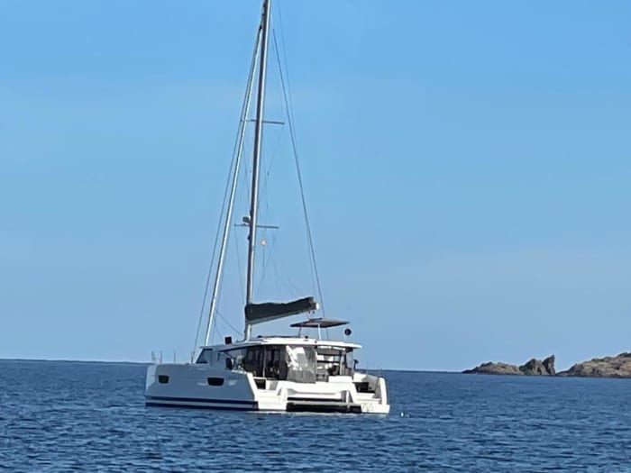 Heldags katamaranuthyrning i Canet-en-Roussillon