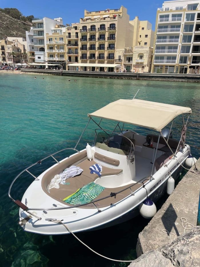 Half-day 4-hour private boat tour in Malta